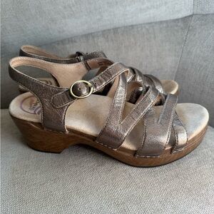 Dansko Summer Women’s Metallic Genuine Leather Sandals